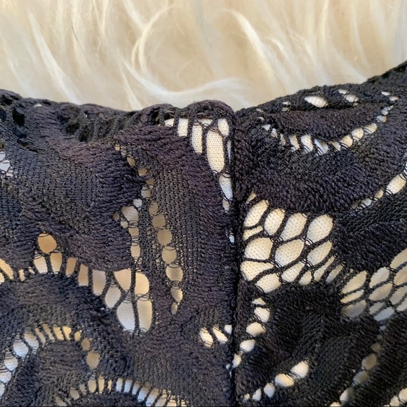 Lace peplum dress - Picture 4 of 6